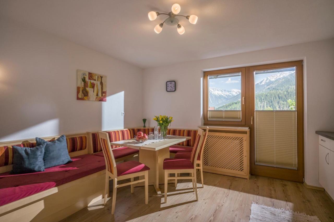 Berghof Geisler Aparthotel Финкенберг Екстериор снимка