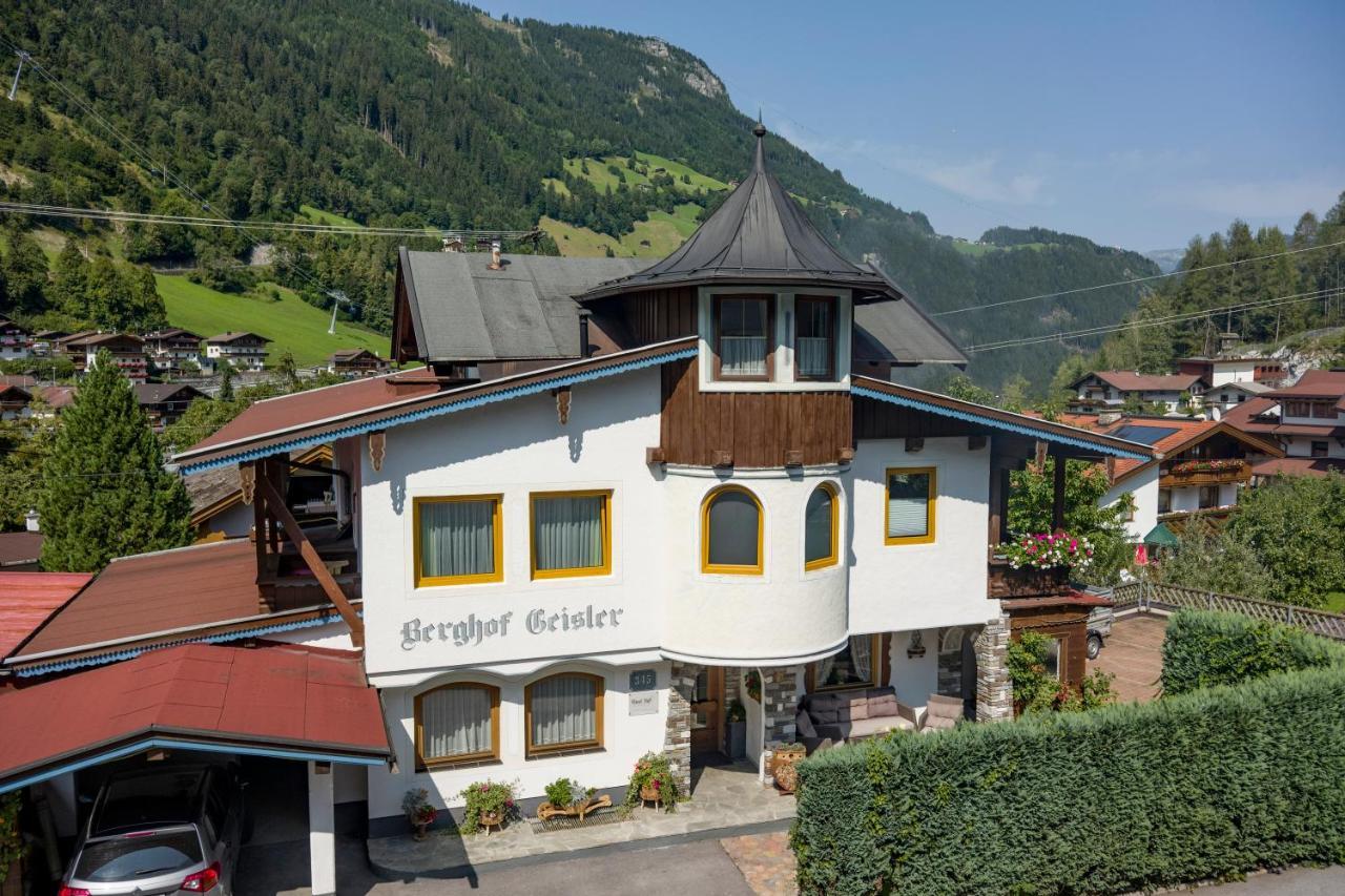 Berghof Geisler Aparthotel Финкенберг Екстериор снимка